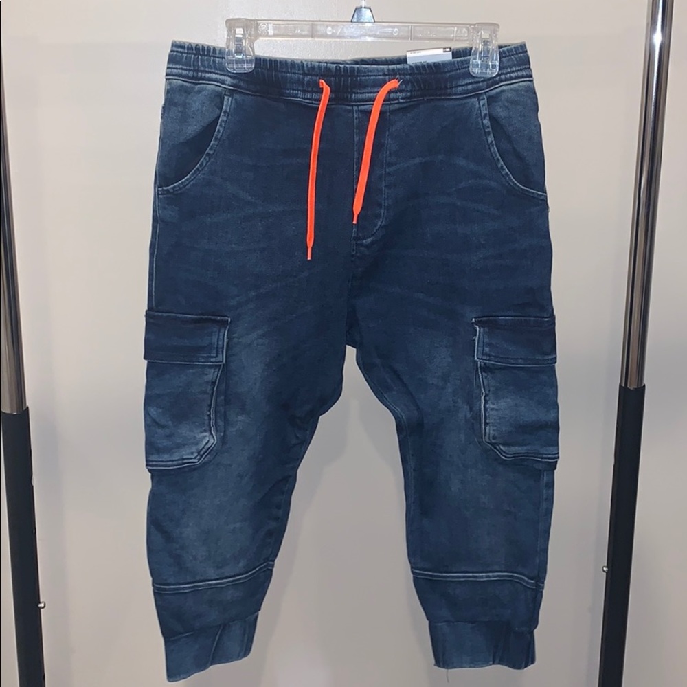 Cropped Cargo Joggers